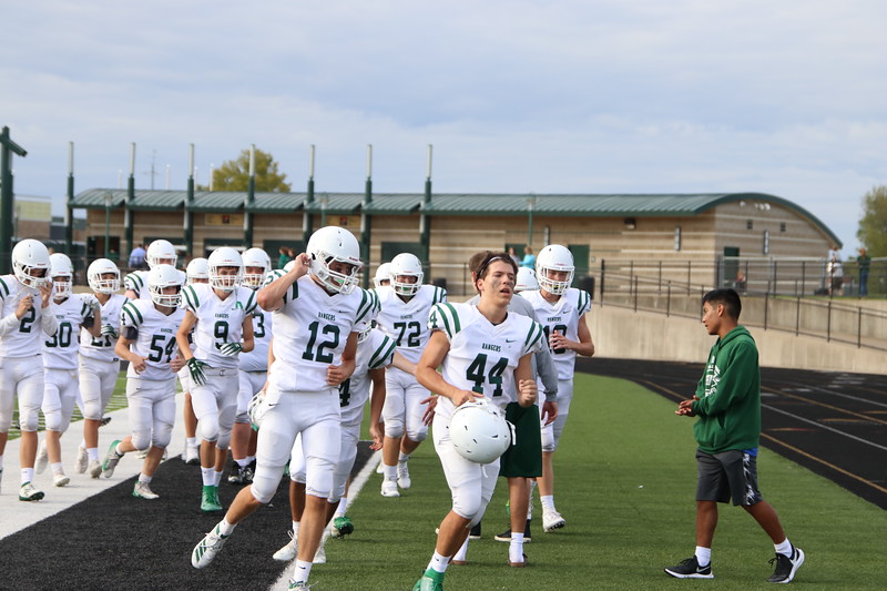 Sophomore quarterback Hunter Robinson leads JV football to a 34-13 win